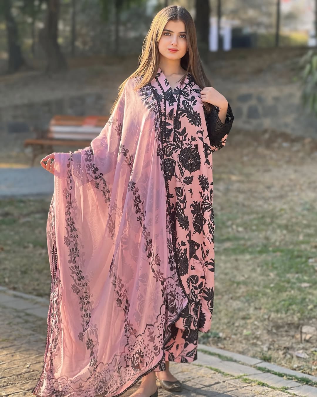 Grace and Comfort – Premium Lawn Outfit | WDR-100