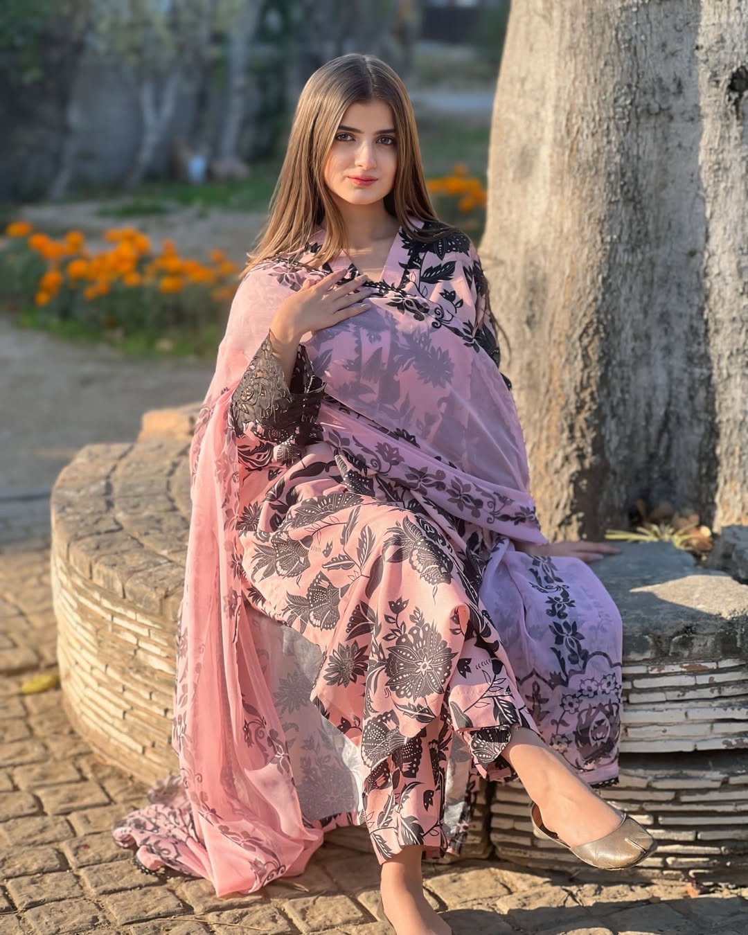 Grace and Comfort – Premium Lawn Outfit | WDR-100