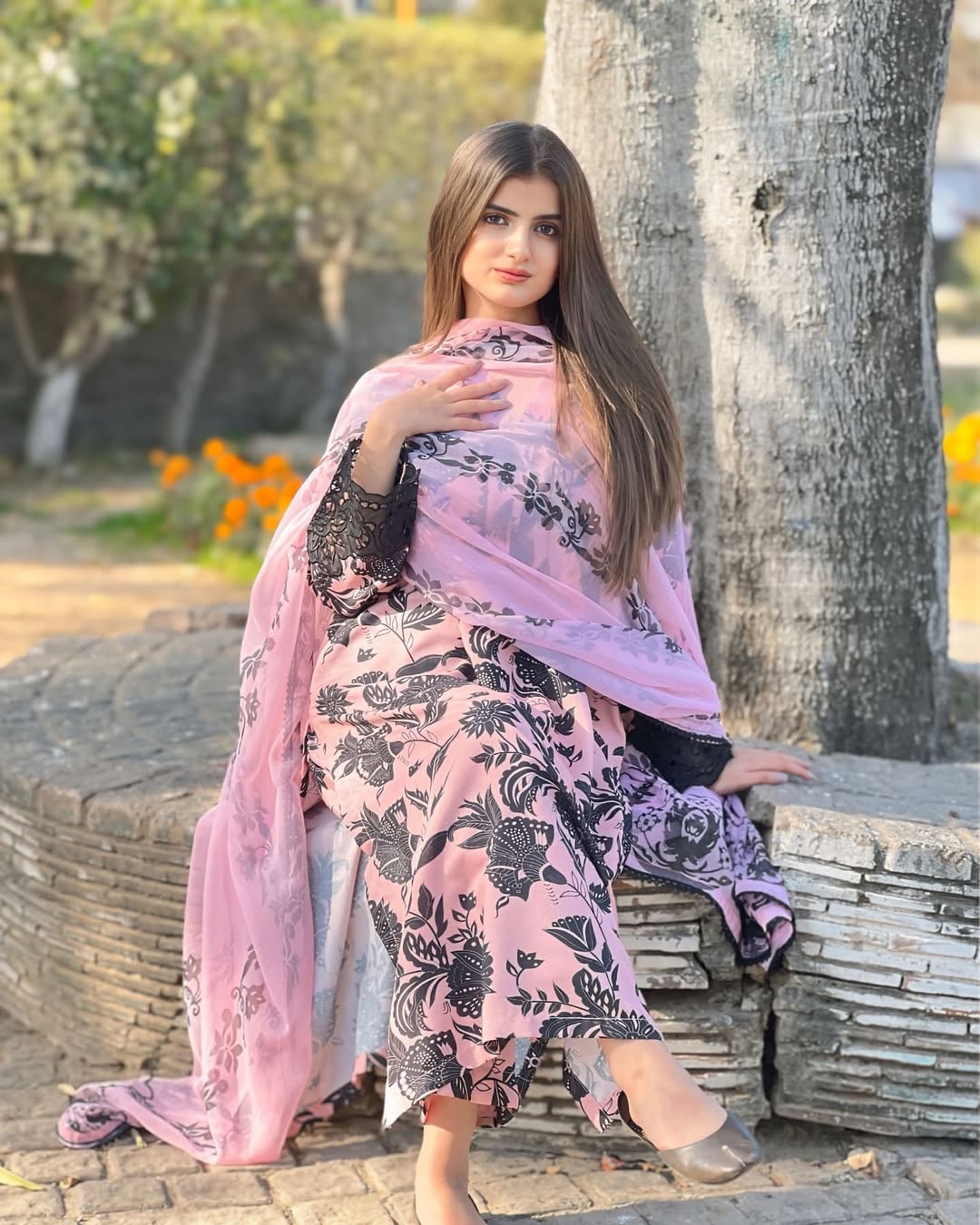 Grace and Comfort – Premium Lawn Outfit | WDR-100